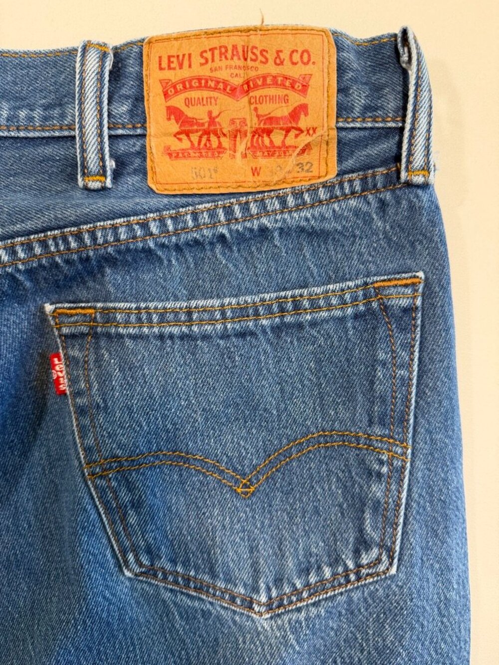Vintage LEVIS 501 Button Fly Denim Blue Jeans 38 32 - Picture 5 of 12